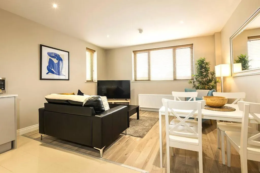 The Matisse- 10 Min Walk To City / Trendy 1 Bd Apt Belfast
